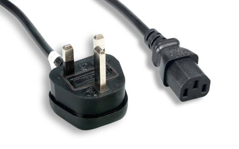 England Power Cord IEC-60320-C13 To BS1363 With Fuse
